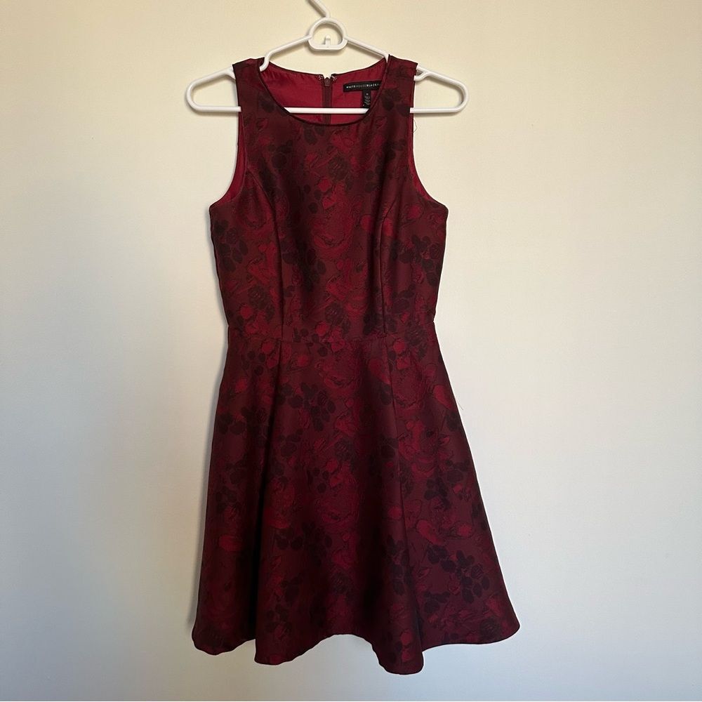 White House Black Market Size 0 Red Jacquard Sleeveless Floral Rose Formal Dress